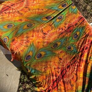 Vibrant Peacock Feather Print Sarong